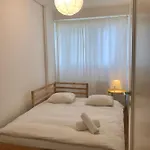 Beautiful Square View Apartment In Central Geneva