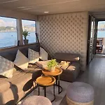 HouseBoat - Dormez sur le lac