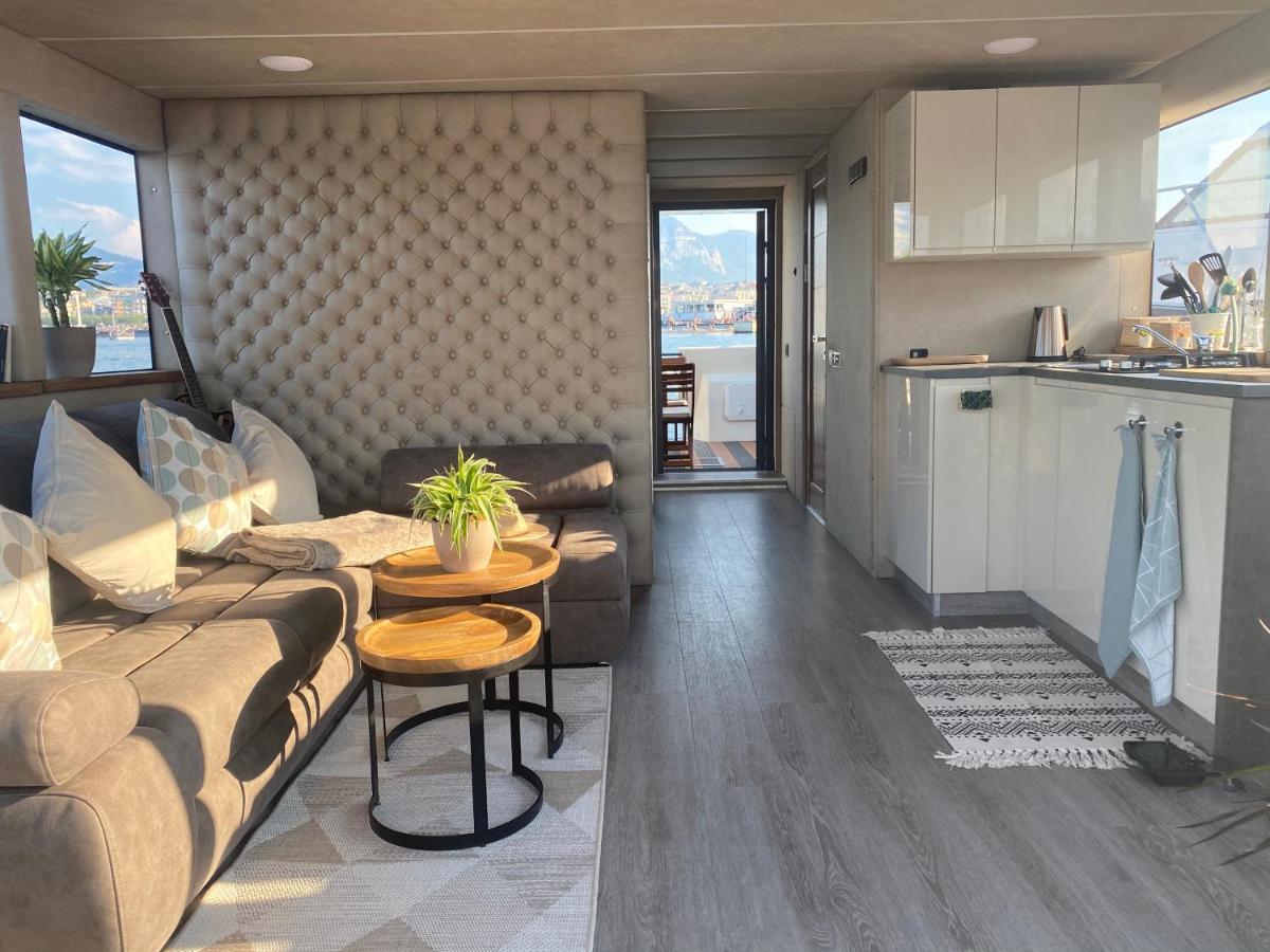 Houseboat - Dormez Sur Le Lac Bateau-hôtel