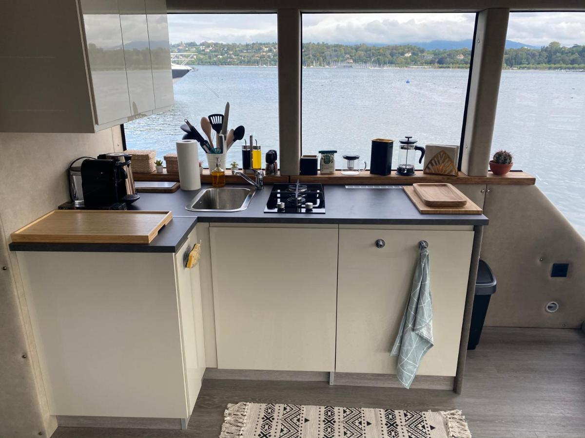 Houseboat - Dormez Sur Le Lac Bateau-hôtel Genève