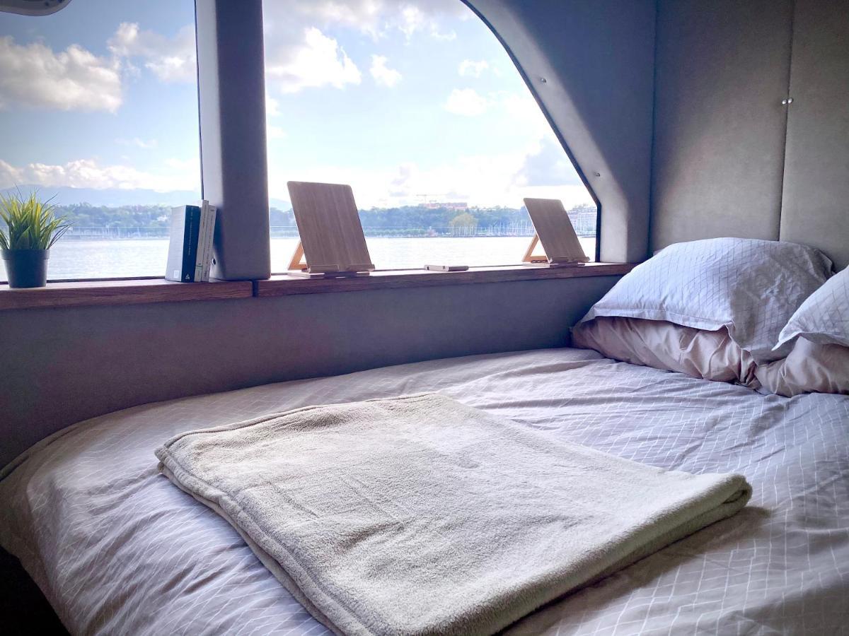 Houseboat - Dormez Sur Le Lac Bateau-hôtel Genève