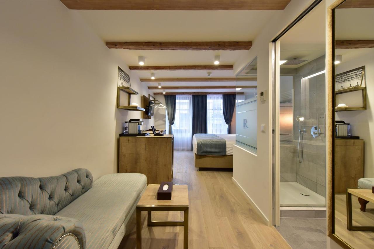 Hotel Rousseau