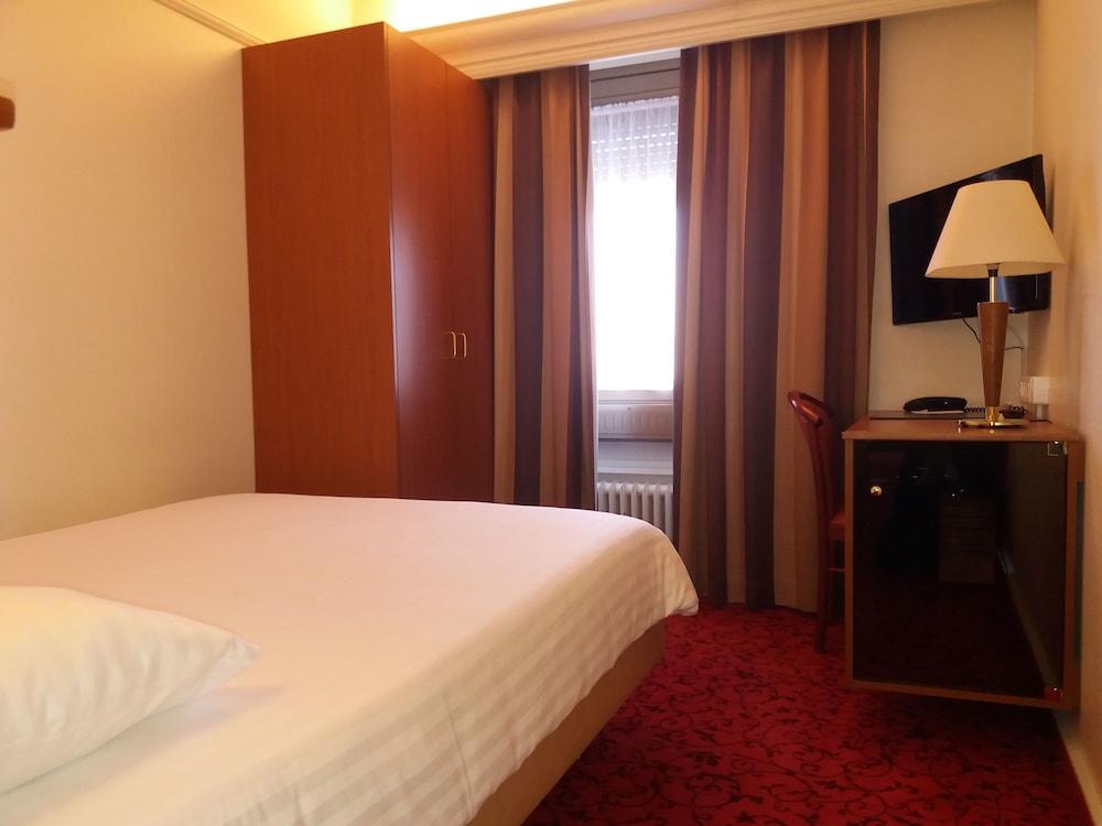 Astoria Hotel