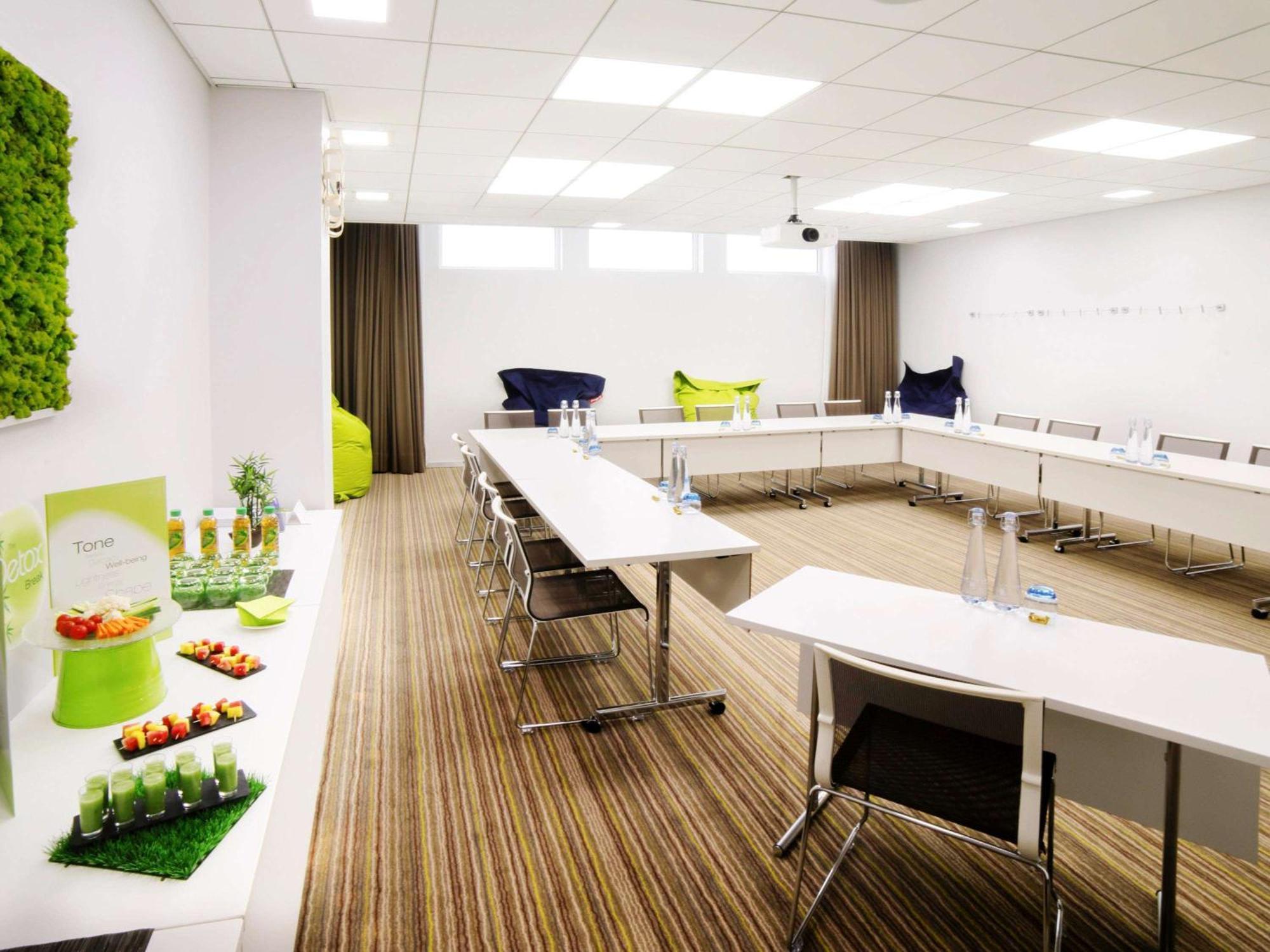 Novotel Centre Hotel 4*