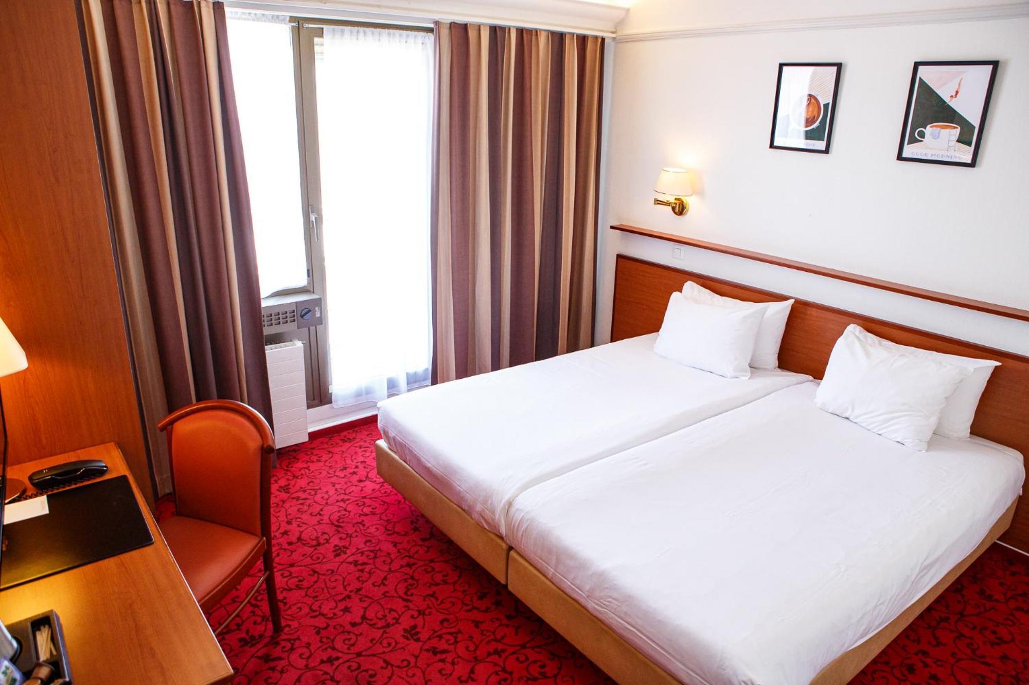 Astoria Hotel 3*