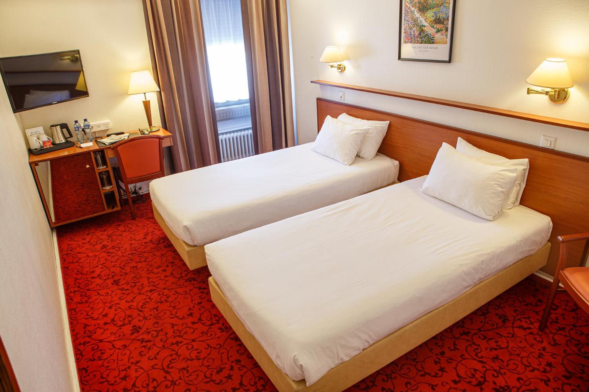 Astoria 3*