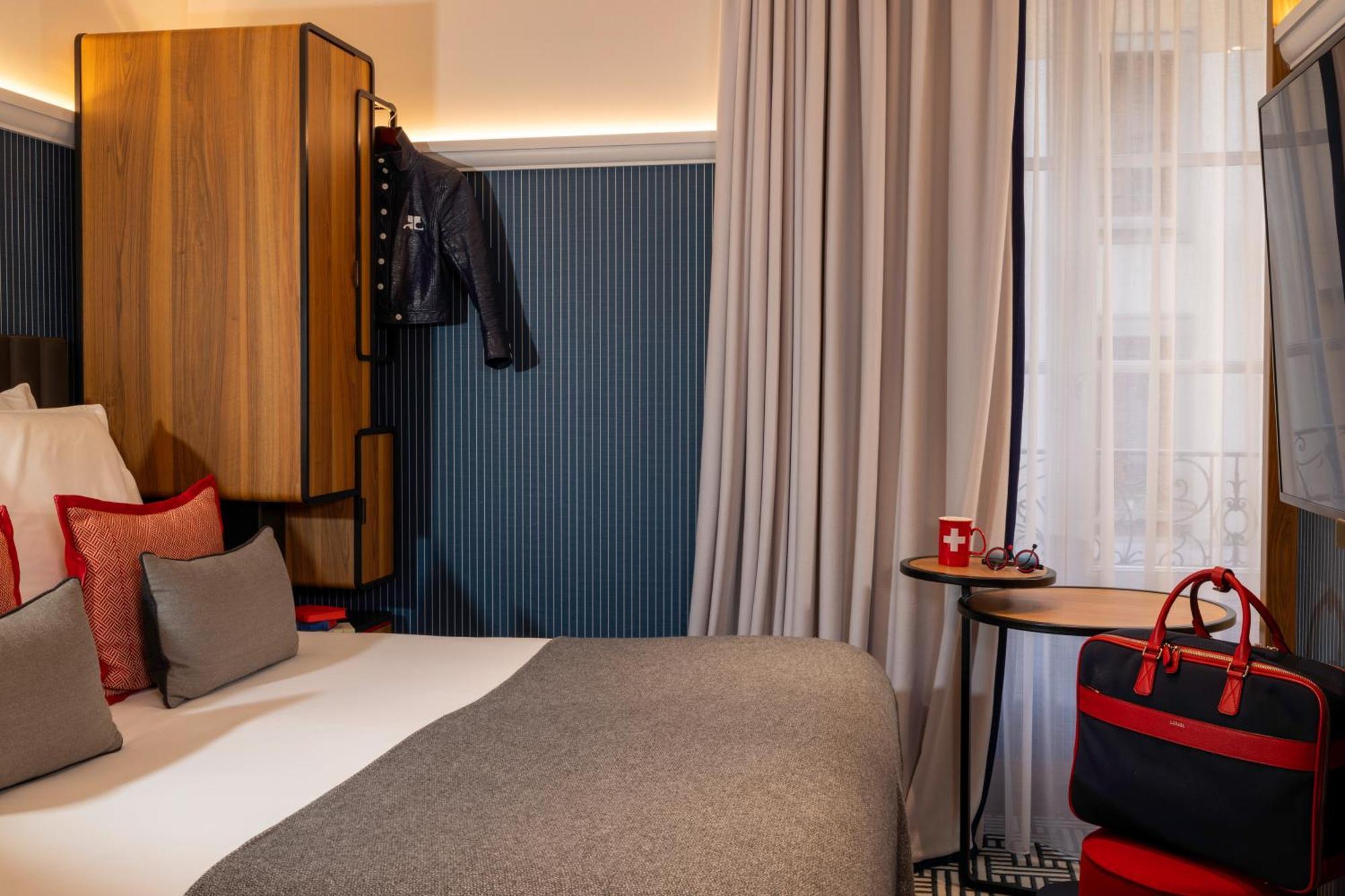 D Hotel 4*