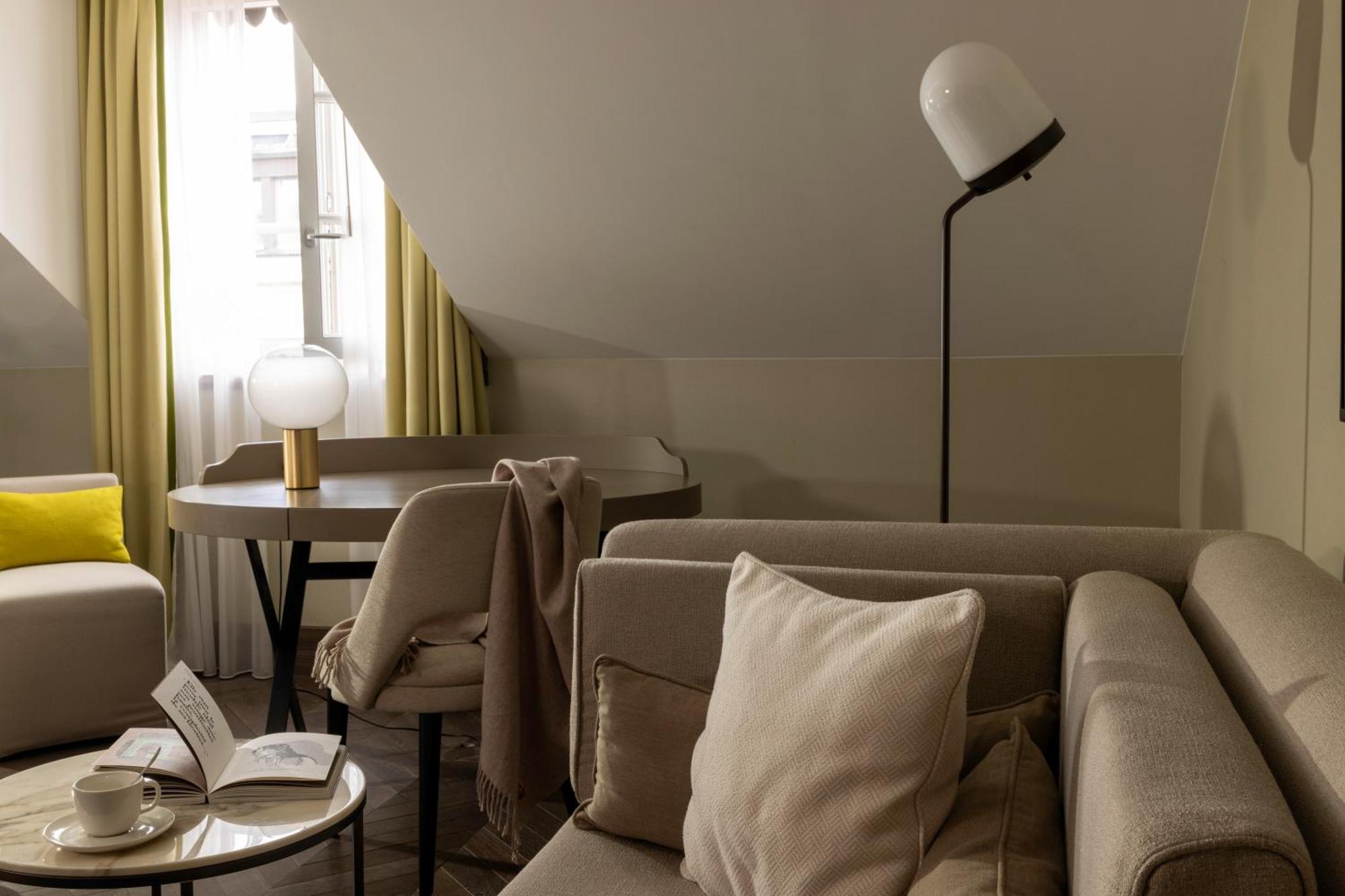 D 4* Genève