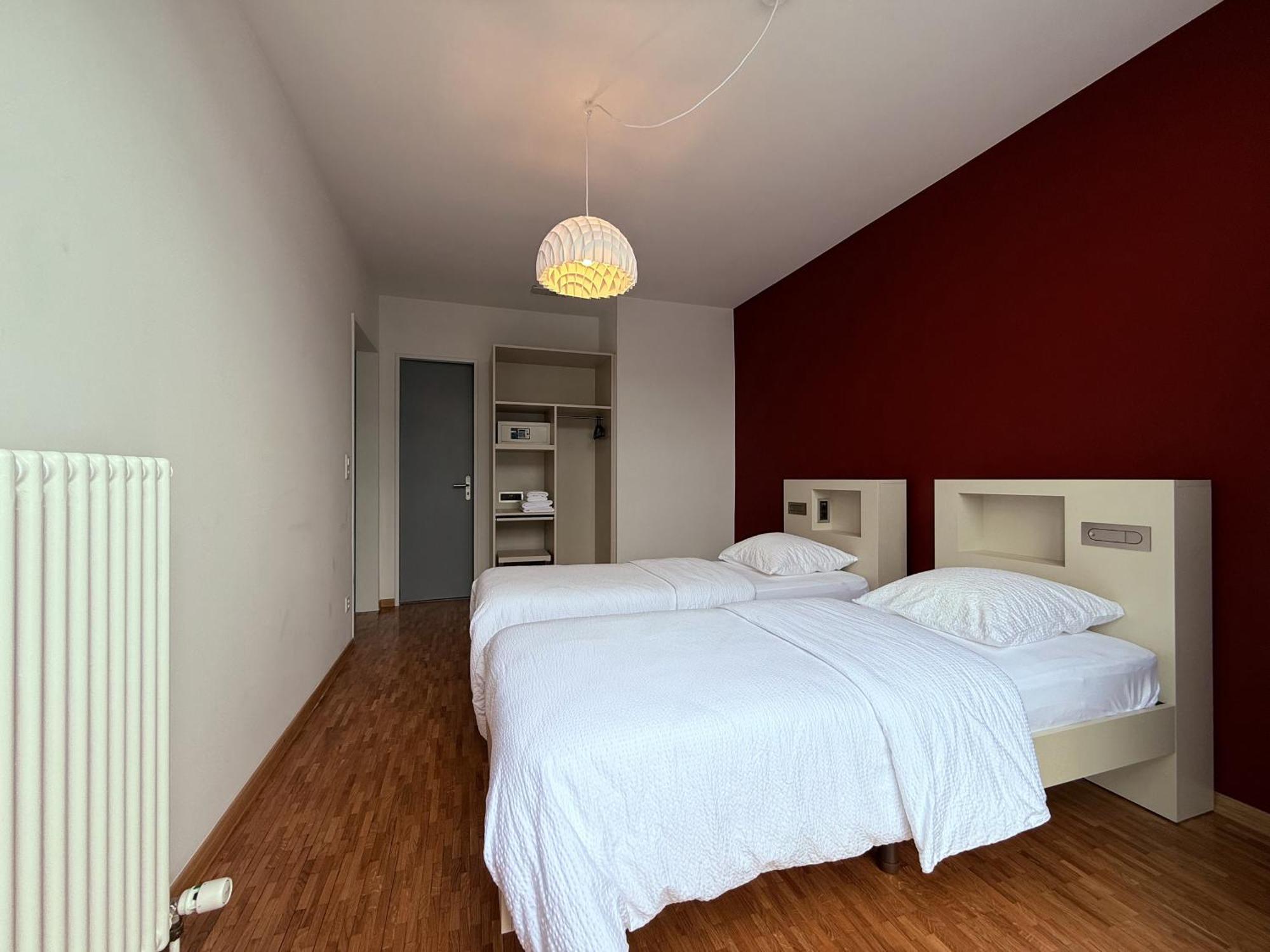 Geneva Hostel *