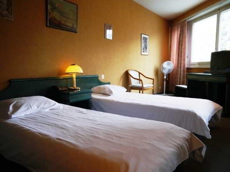 Hotel 33