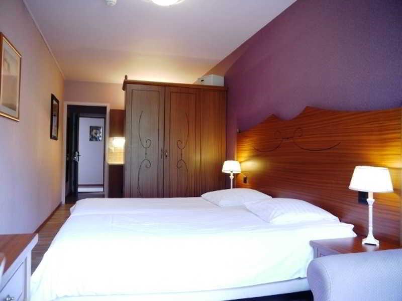 33 Hotel Genève