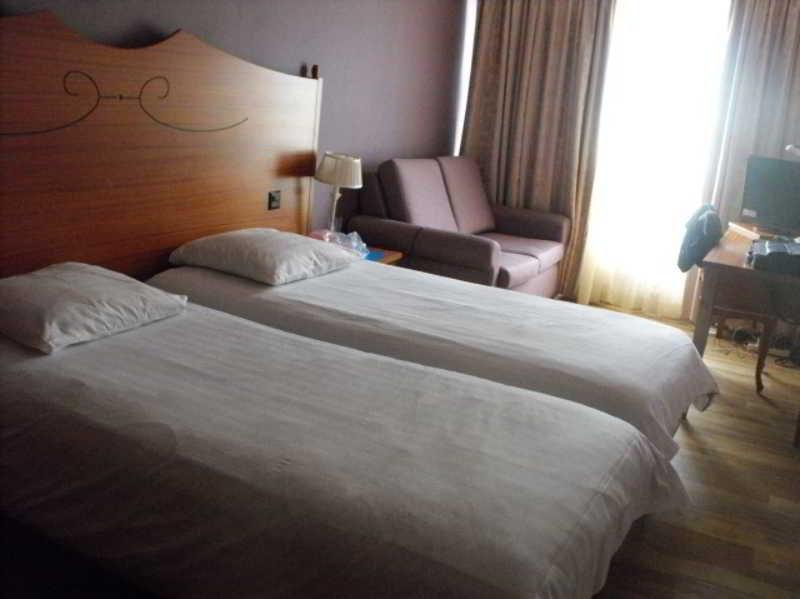 33 Hotel 3*