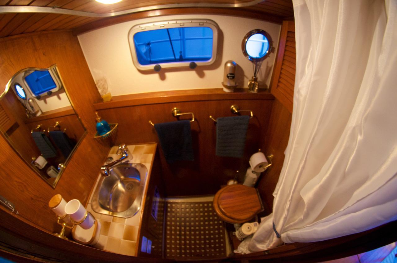 Homeboat-maison Flottante Botel 4*