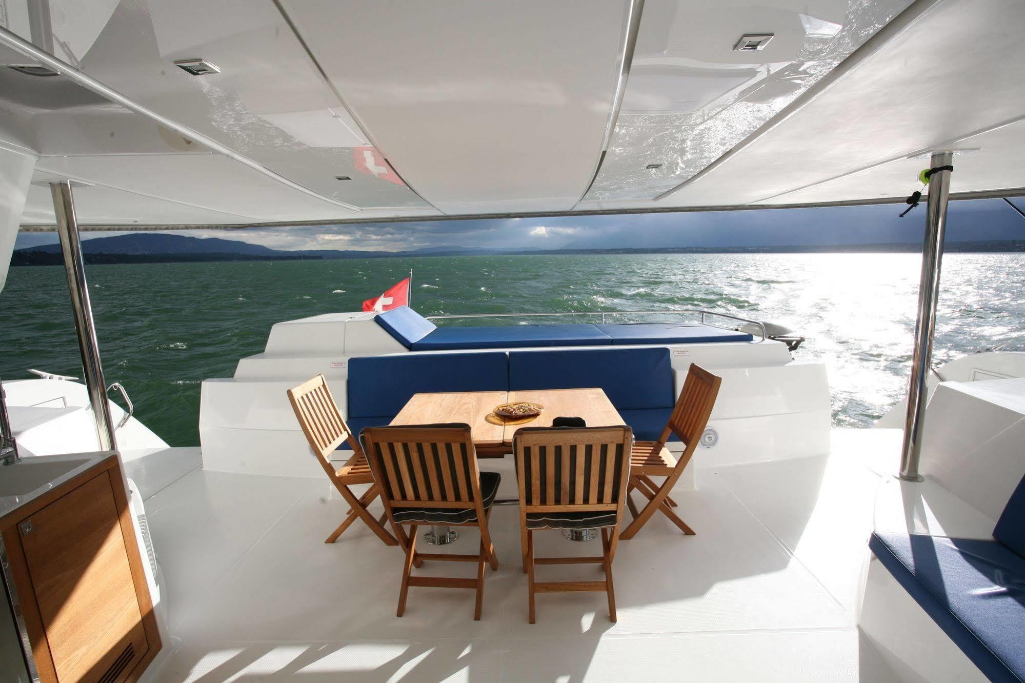 Floatinn Boat-bnb Hotel en barco Ginebra