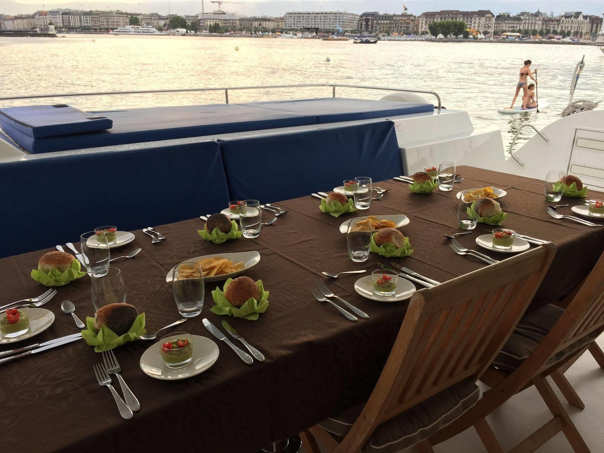 Floatinn Boat-bnb Hotel en barco Ginebra
