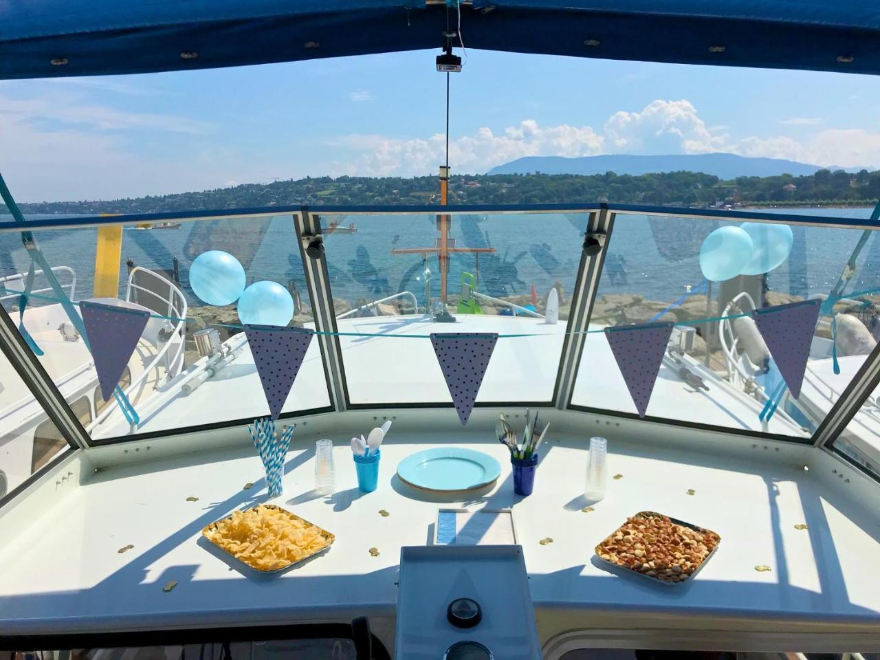 Botel Homeboat-maison Flottante 4*