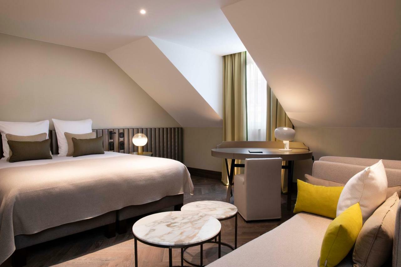 D Hotel 4*