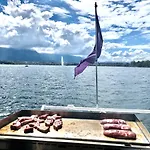 Homeboat-Bateau Hotel