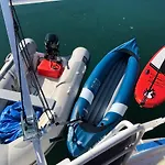 Homeboat-Bateau Hotel