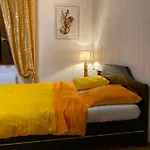 Room In Aire Private House