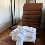Double Bedroom & Kitchen - Perle Du Lac, Geneva