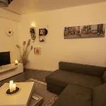 Central And Cozy Haven In Geneva