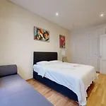 Magnificent Two Bedroom Apartment In A Luxury Building