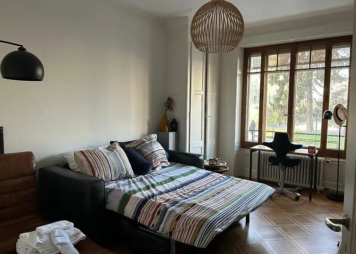 Double Bedroom & Kitchen - Perle Du Lac, Geneva