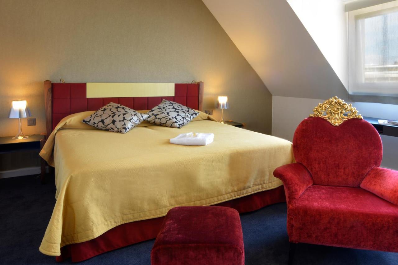 The Ambassador 4*