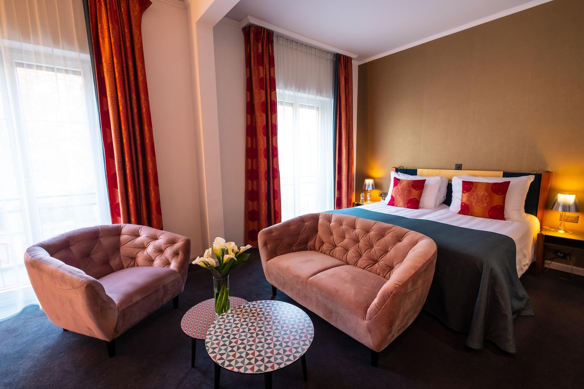 Hotel The Ambassador