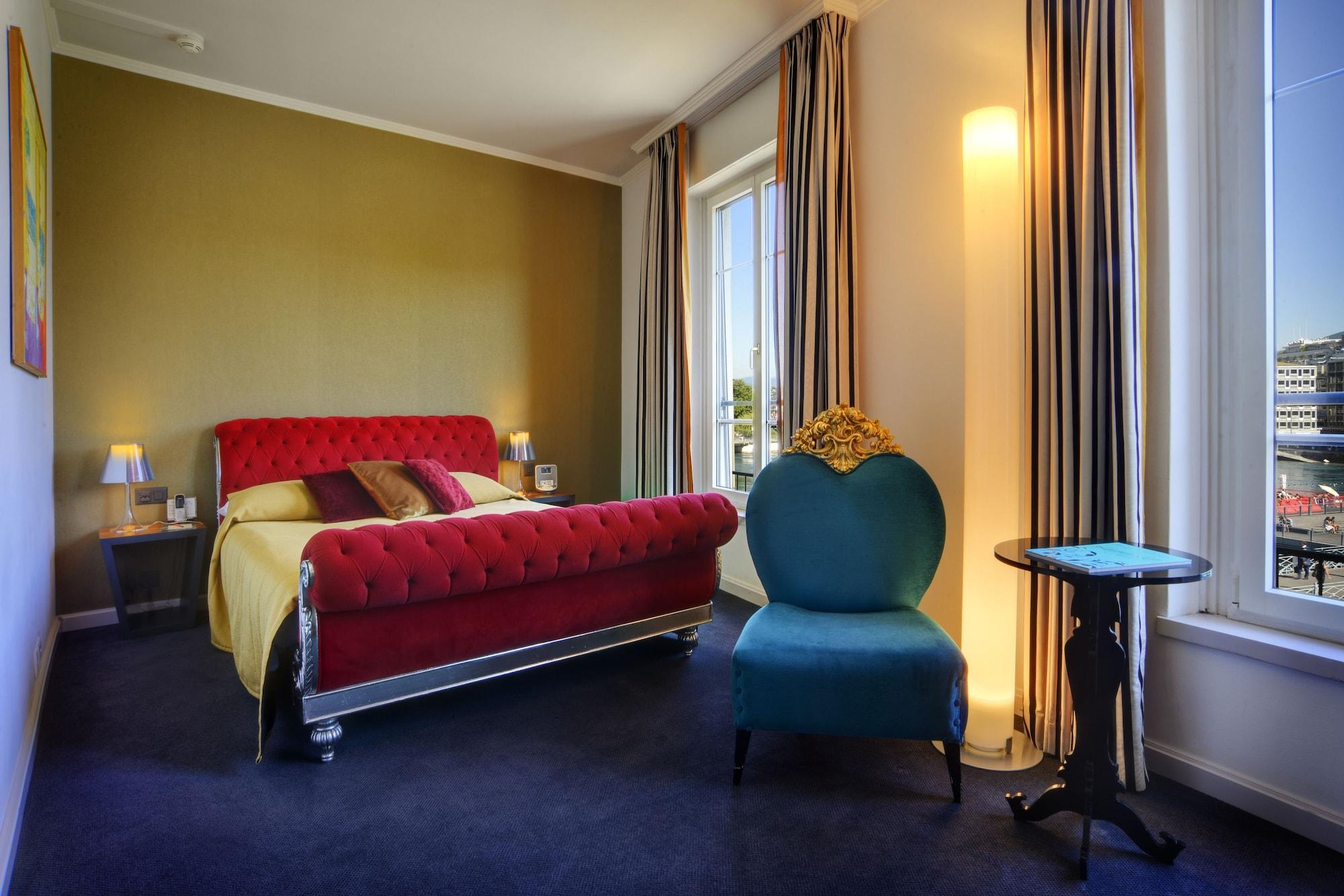 Hotel The Ambassador