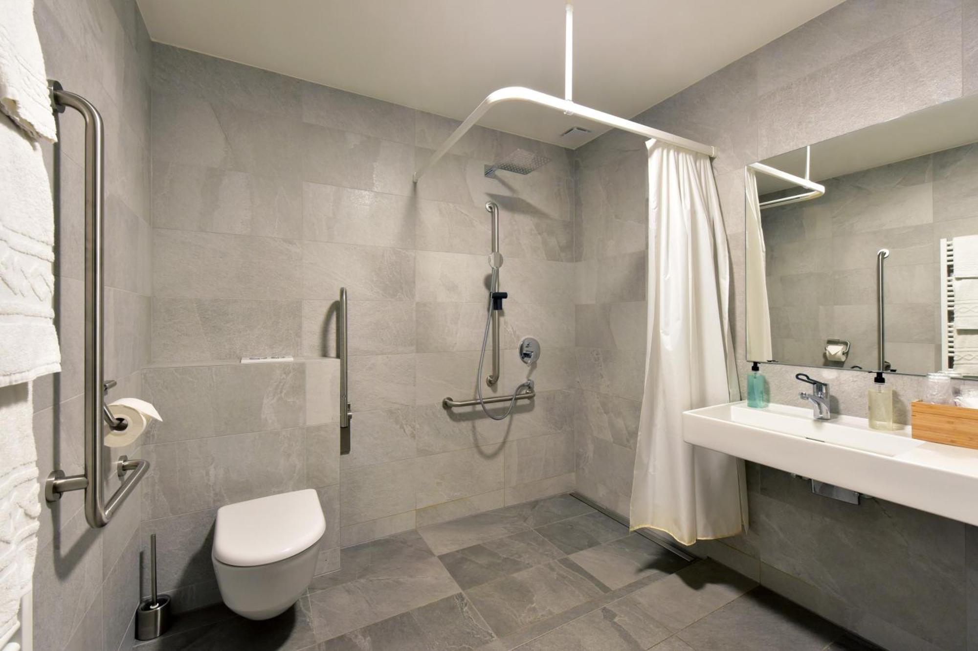 Hotel Rousseau 3*