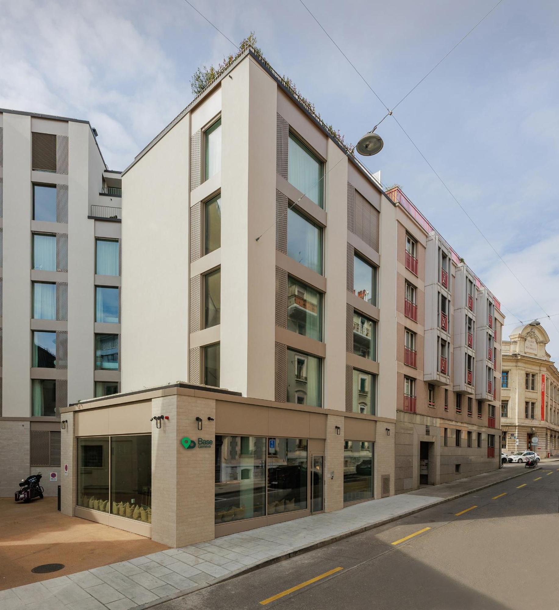 Base Hotel 4*