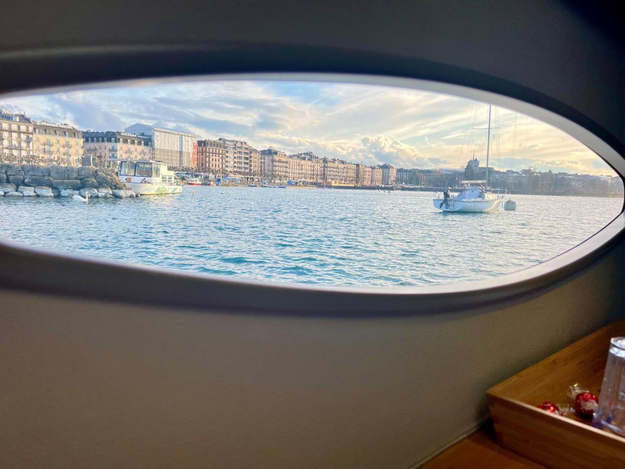 Floatinn Boat-bnb 3* Genève