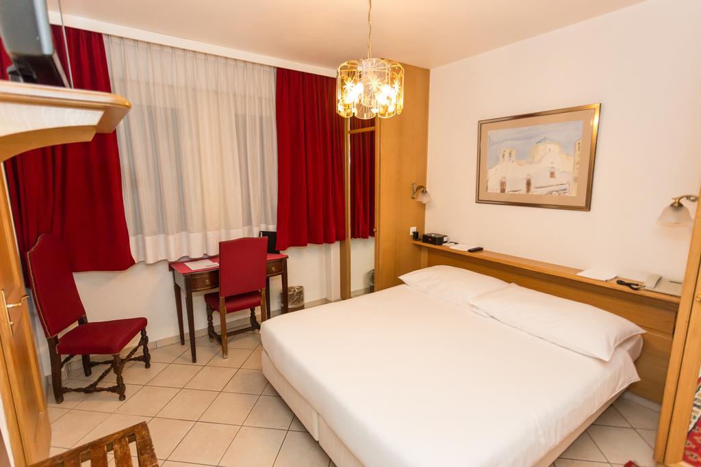 Excelsior Hotel 3*