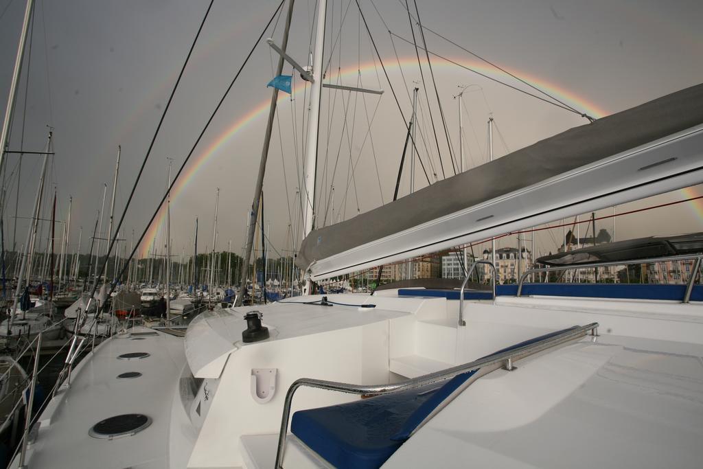 Bateau-hôtel Floatinn Boat-bnb 3*