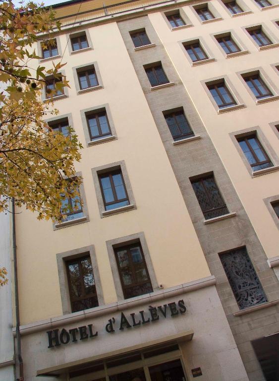D'allèves Hotel