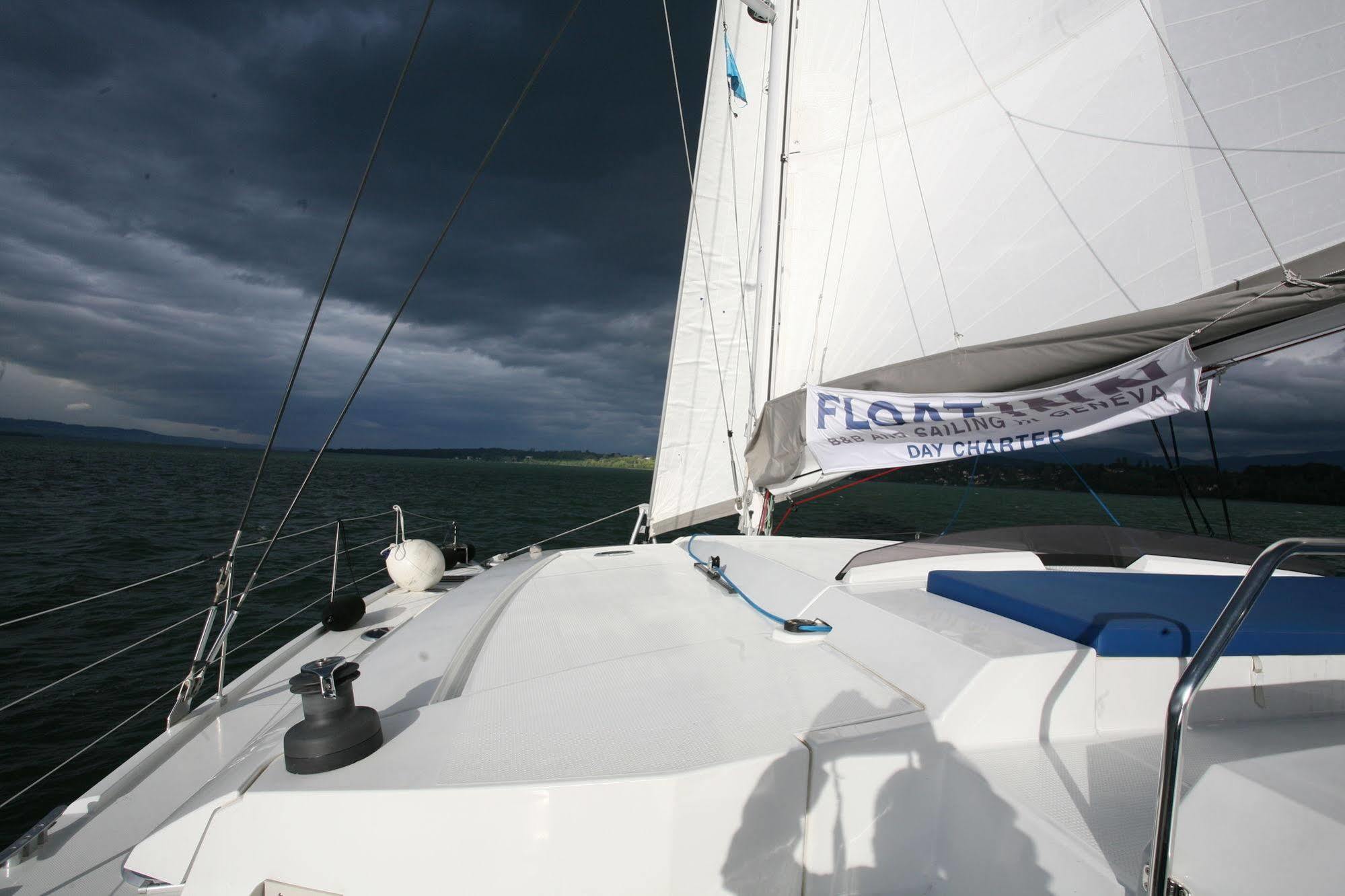 Floatinn Boat-bnb 3*