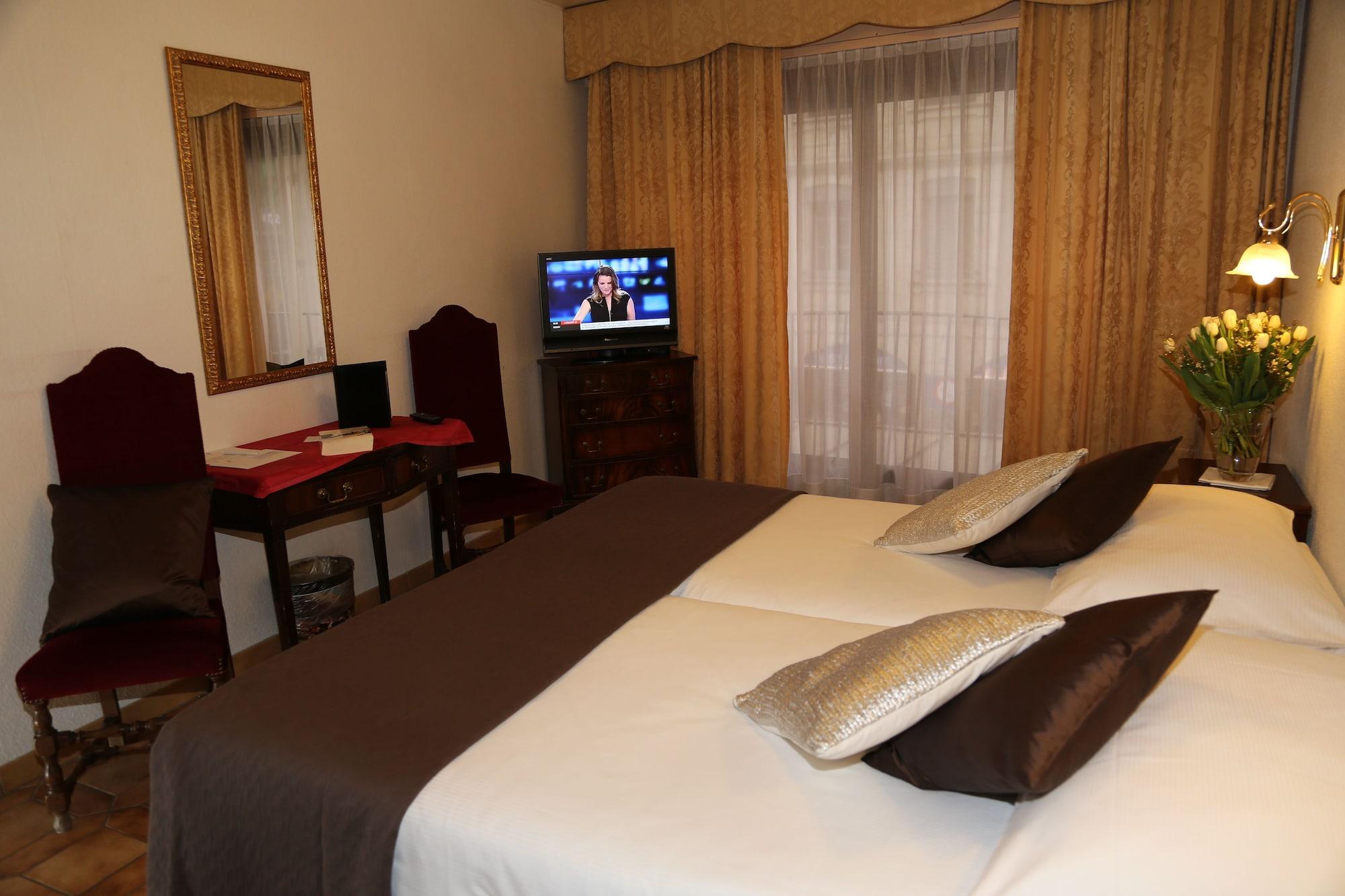 Excelsior Hotel 3*