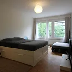 Spacious Apartment In Servette