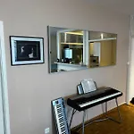 Beautiful Large Studio In Center Of Geneva Free Wifi
