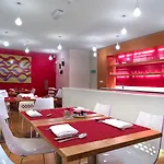 La Cour Des Augustins Boutique Gallery Design Hotel