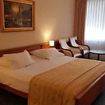 Hotel Century