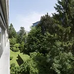 Cosy Studio Central Geneva With Parking
