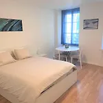 Magnifique Studio, Rue Rousseau