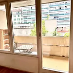 Yooneet Train Station 1Br Cozy Apartment