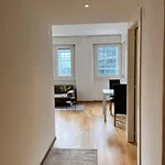 Luxury Studio Near Un & Train Station