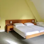 Le Cénacle