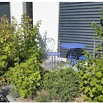 Studio, Entree Par Terrasse