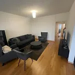 Spacieux Deux Chambres A 5Min De L Aeroport